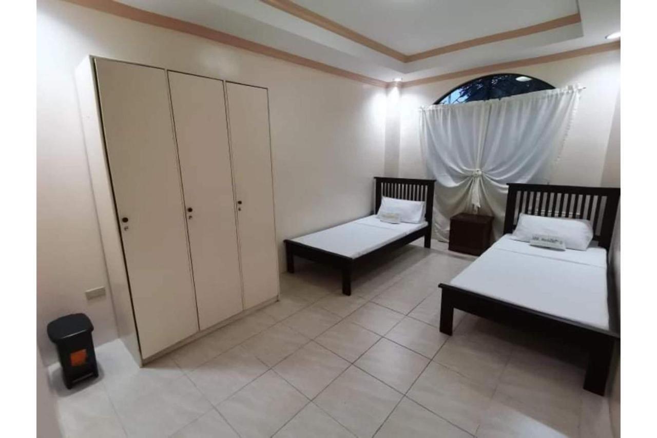 Отель Oyo 799 Ddd Habitat Iloilo Экстерьер фото