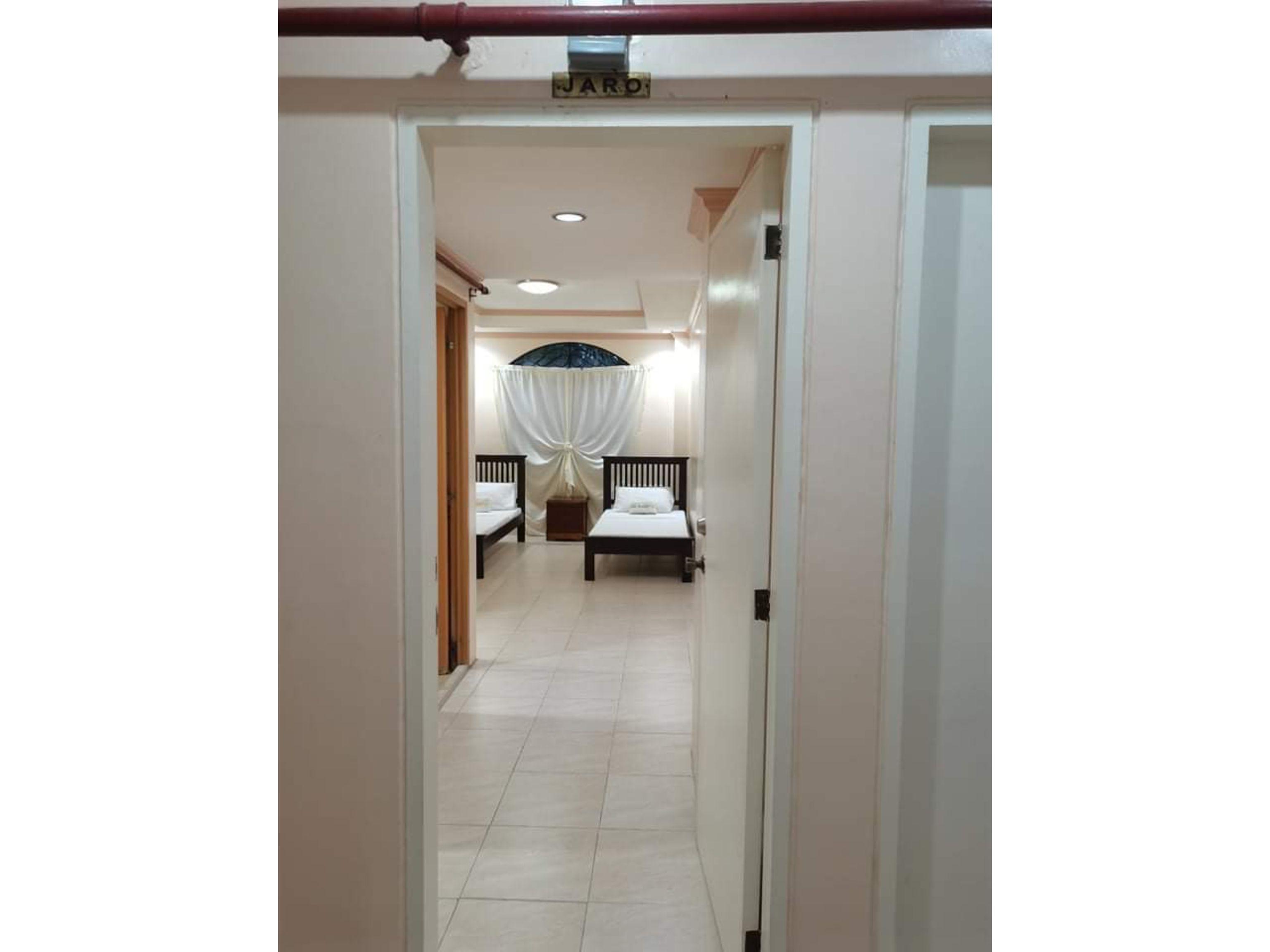Отель Oyo 799 Ddd Habitat Iloilo Экстерьер фото